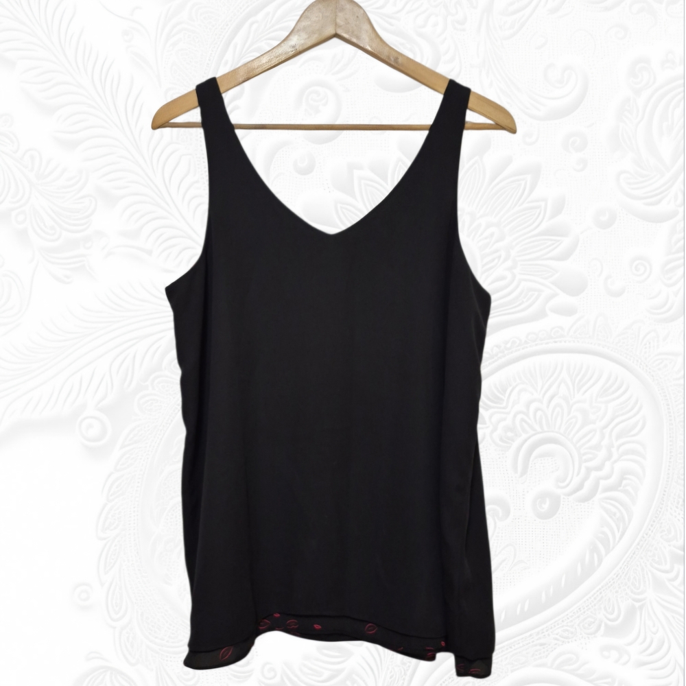 Reversible Black & Red Lips Pattern Tank Top, Large - Picture 5 of 7